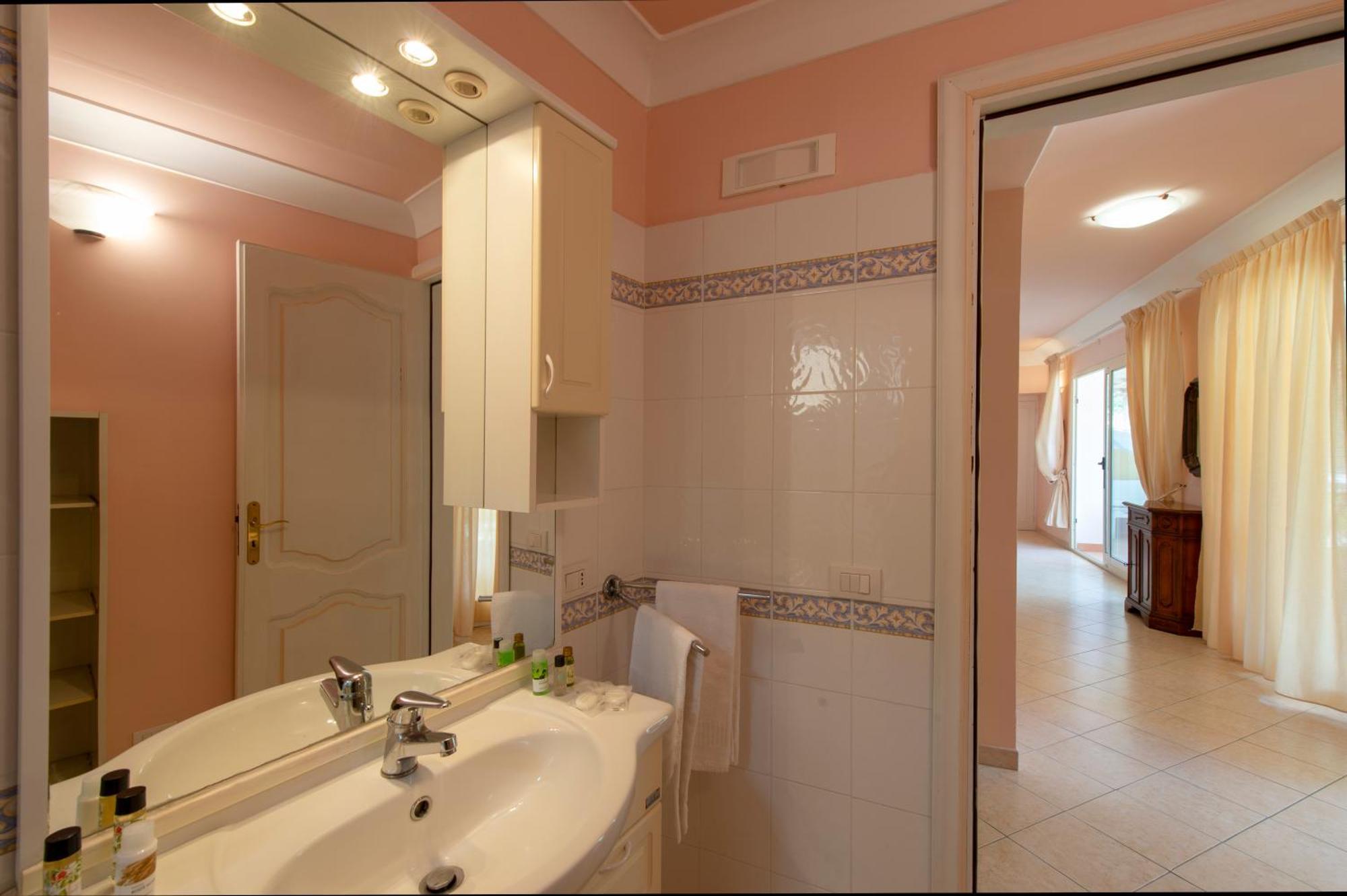 Appartamento Casa Le Terrazze Positano Esterno foto