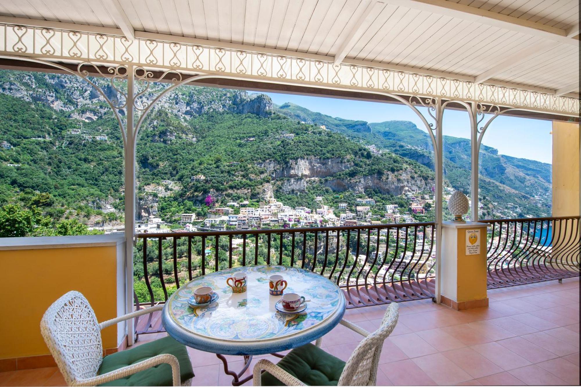 Appartamento Casa Le Terrazze Positano Esterno foto