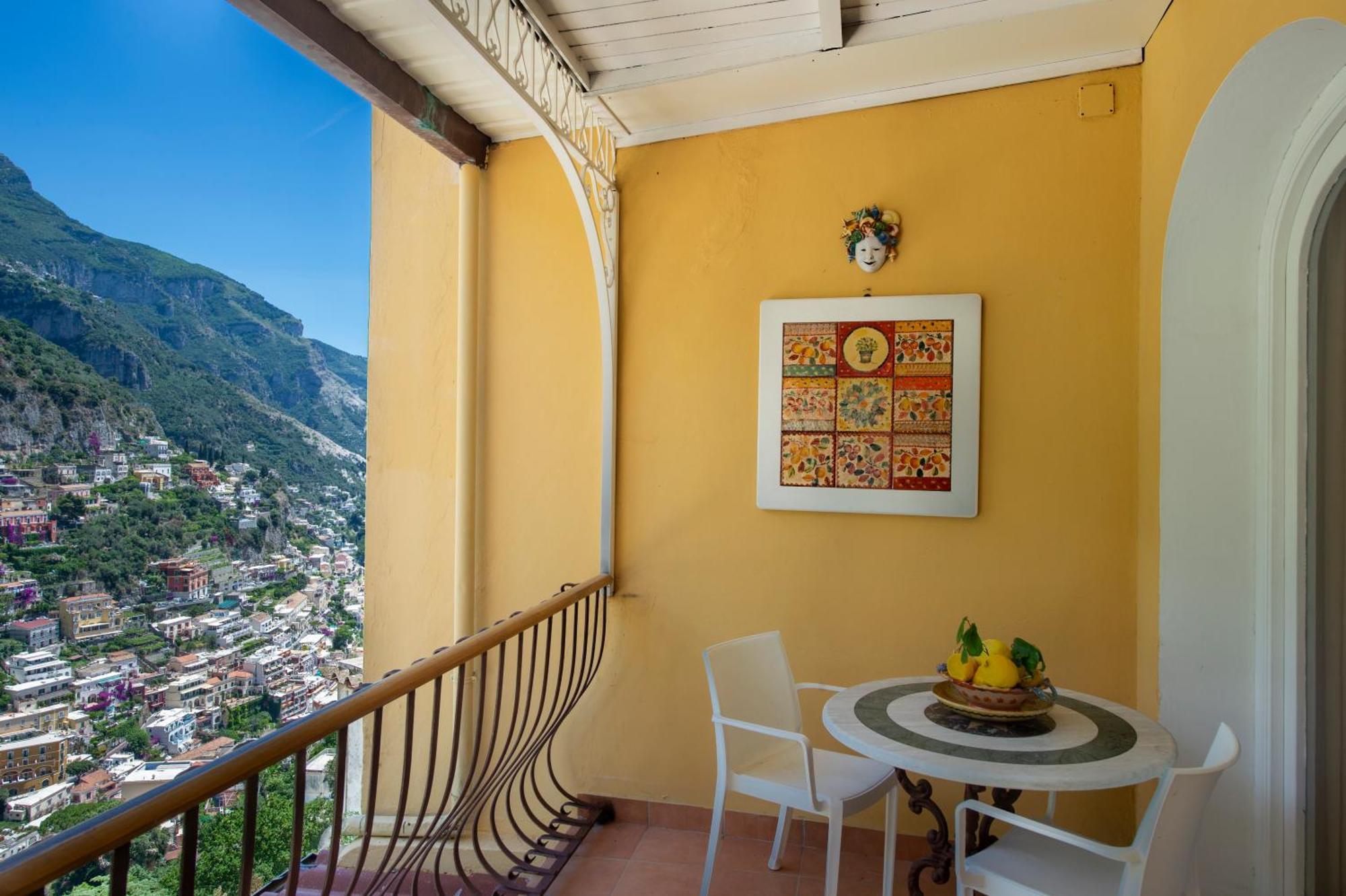 Appartamento Casa Le Terrazze Positano Esterno foto