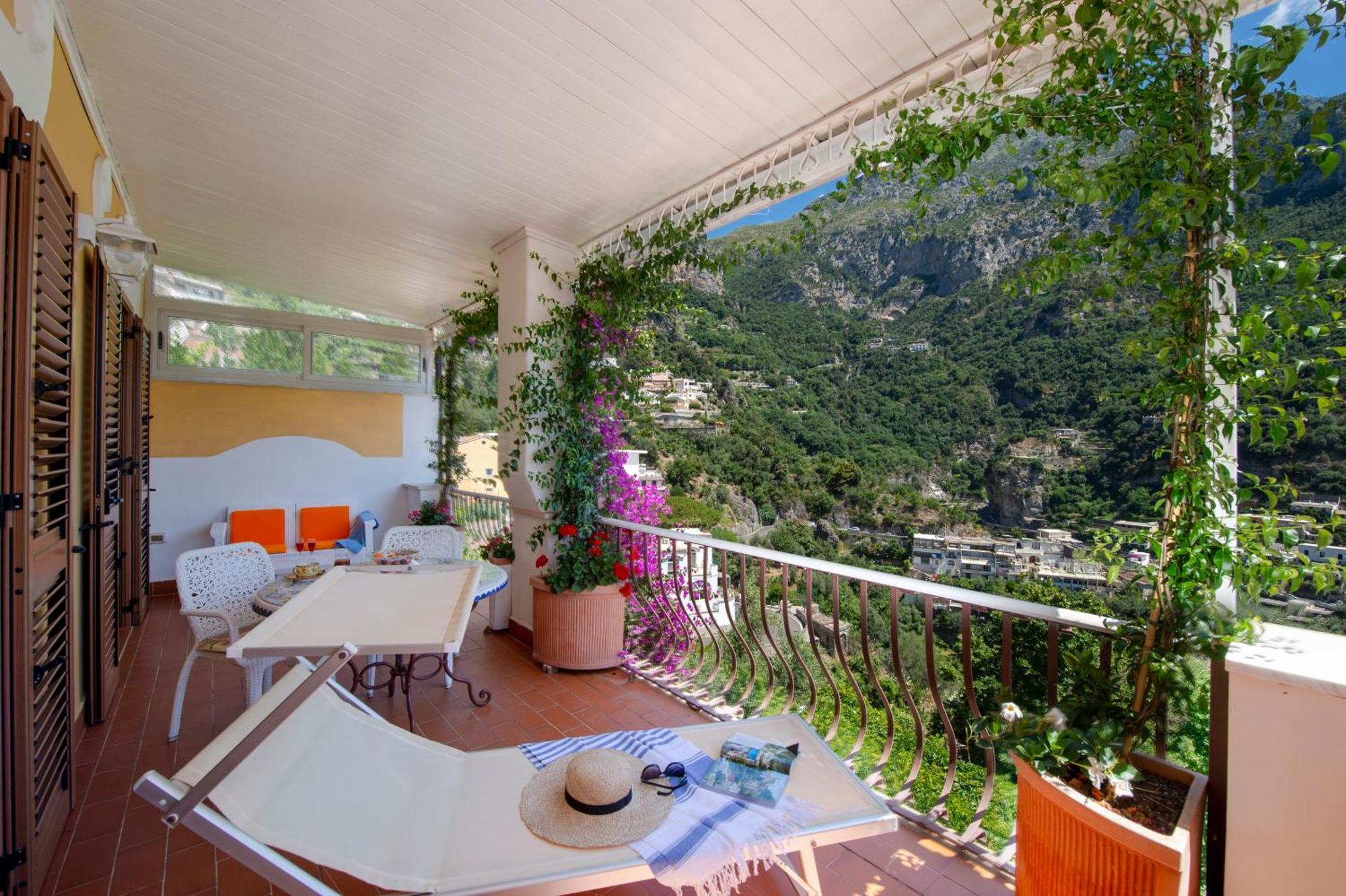 Appartamento Casa Le Terrazze Positano Esterno foto