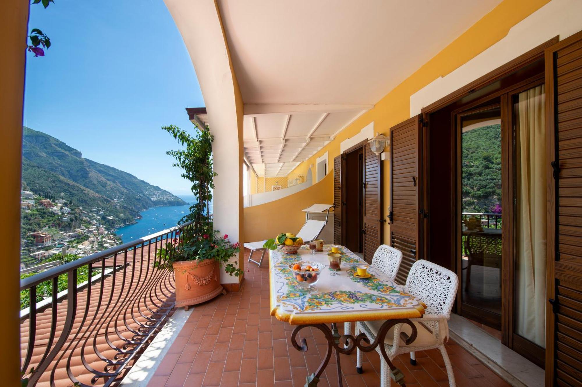Appartamento Casa Le Terrazze Positano Esterno foto