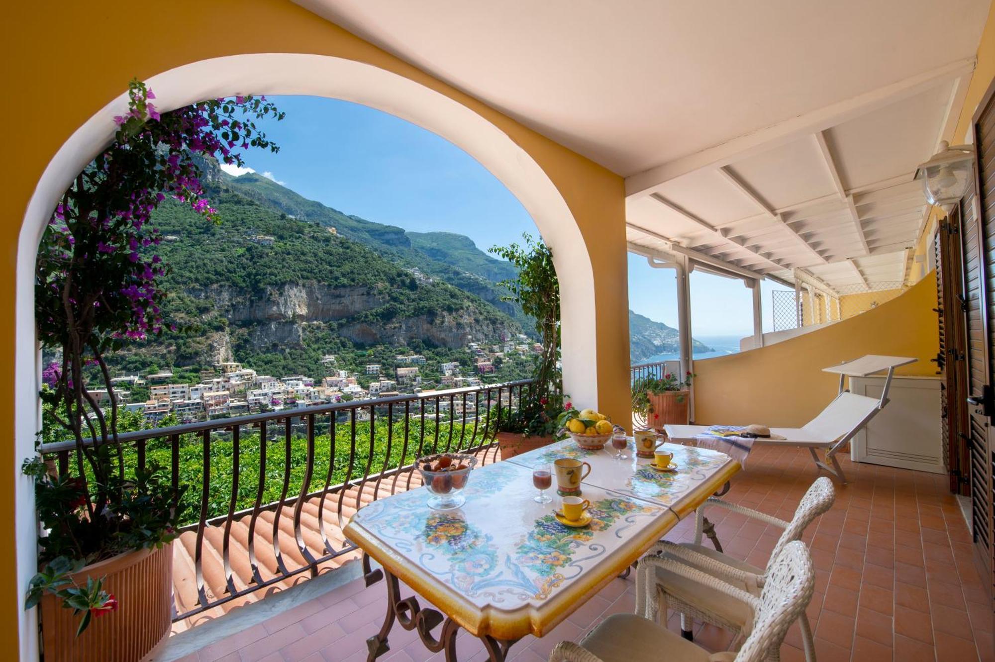 Appartamento Casa Le Terrazze Positano Esterno foto
